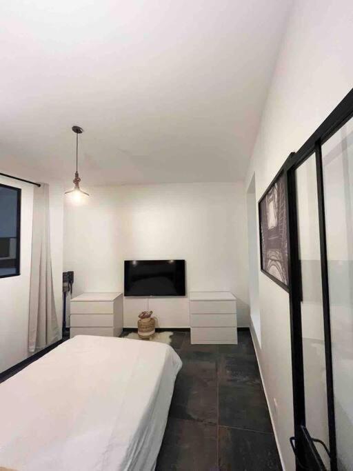 Ferienwohnung Loft De Courcaille - Balneo - Free Parking - Wifi Orléans Exterior foto